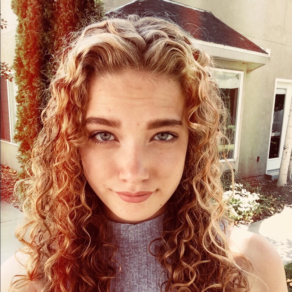 Meet your Posher, Cami